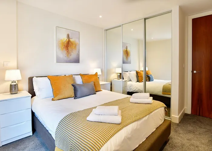Beach View 1 Bed Apartment With Parking