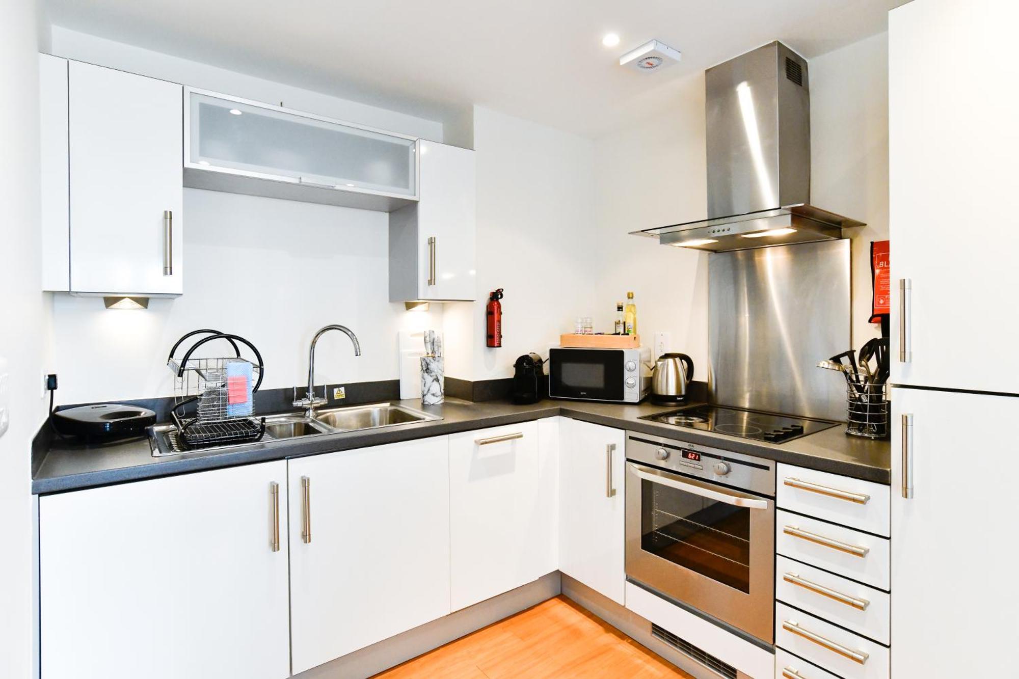 View 1 Bed With Parking Swansea